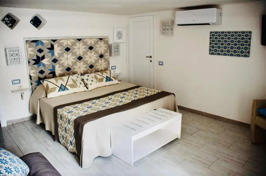 Rooms Appartaments Da Fede Capo Testa Guest house