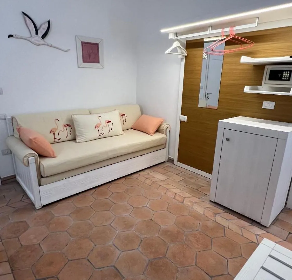 Rooms Appartaments Da Fede Capo Testa Guest house