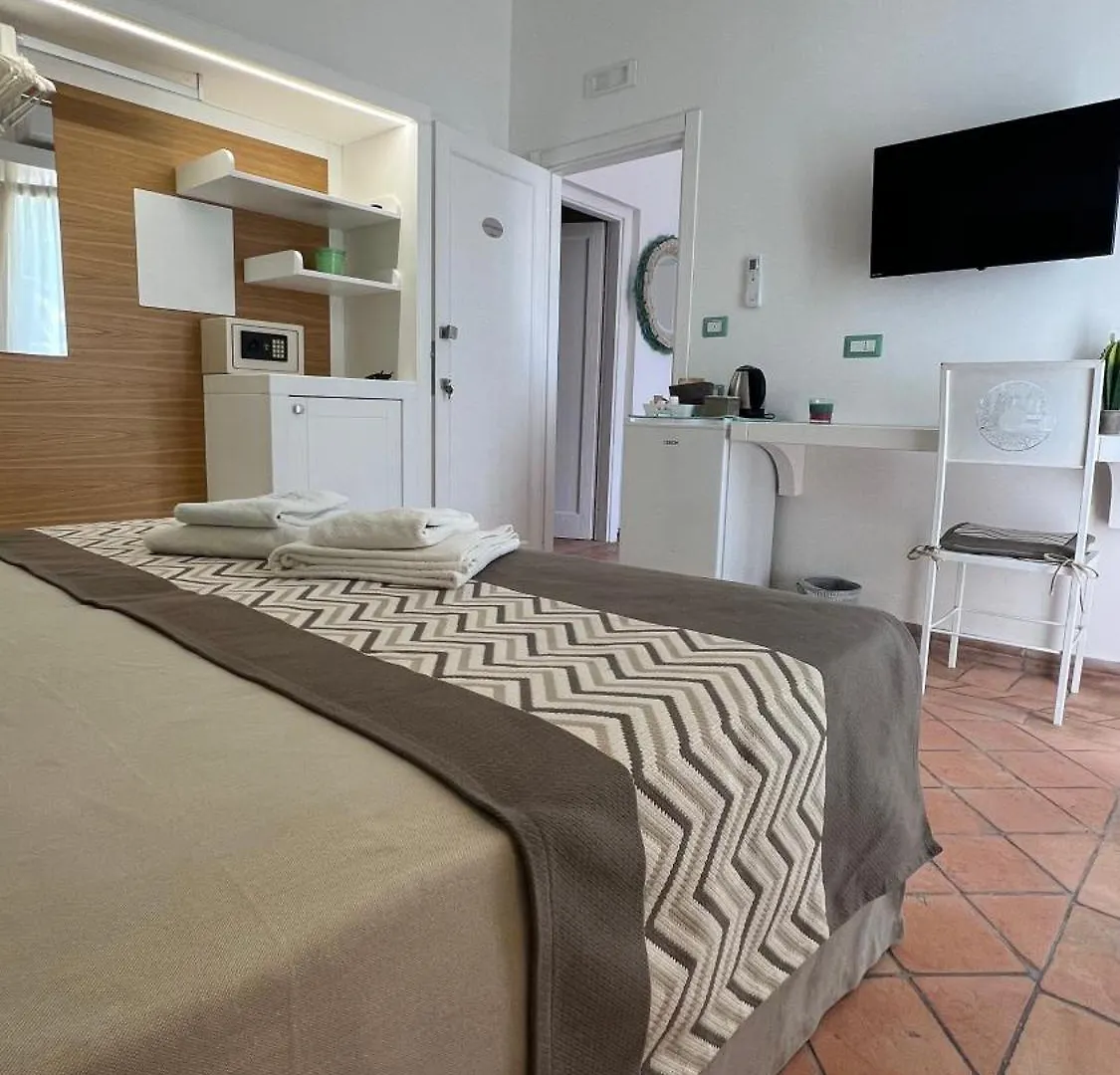 Rooms Appartaments Da Fede Capo Testa Guest house