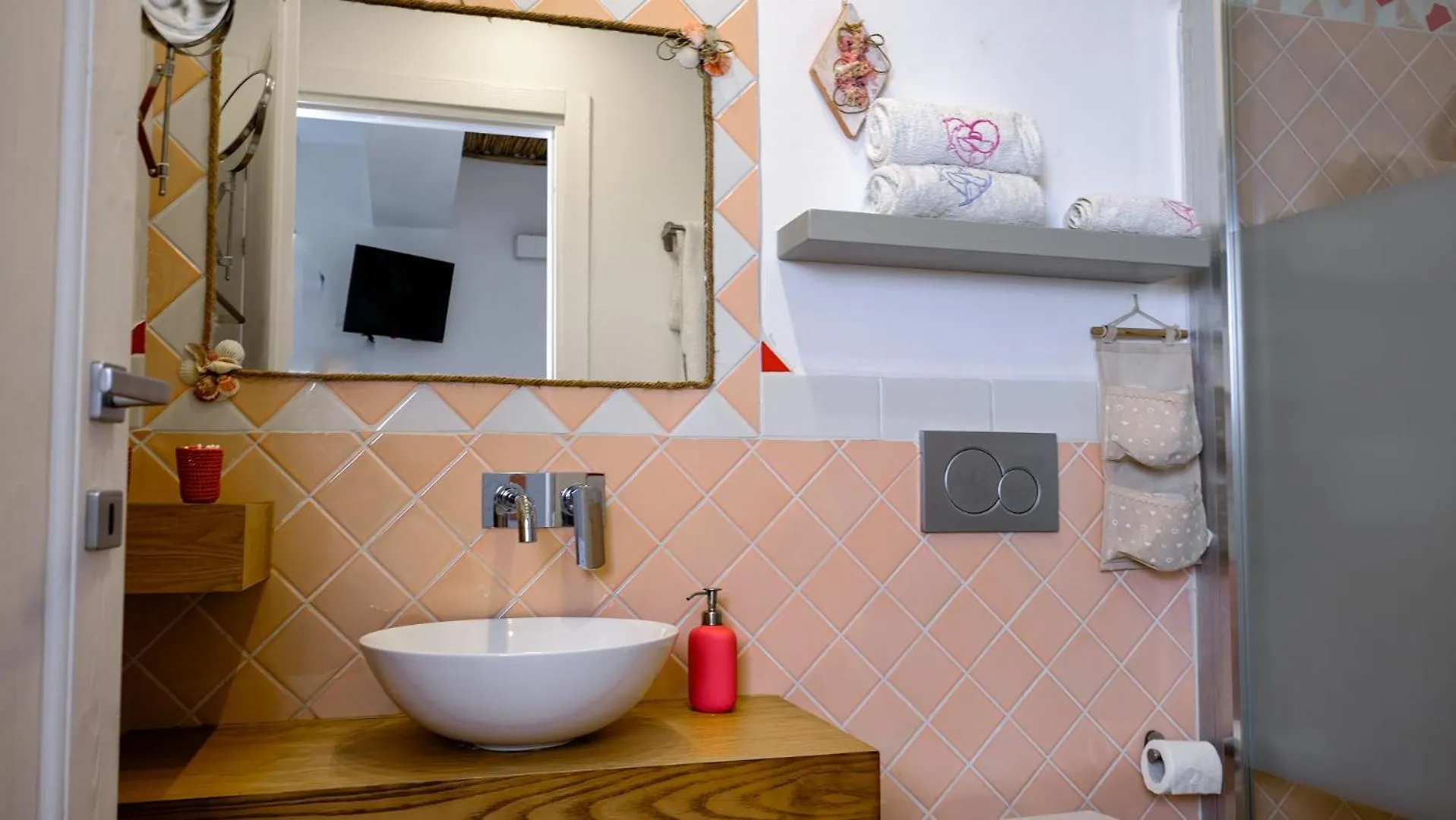 Rooms Apartaments Santa Teresa Capo Testa Guest house